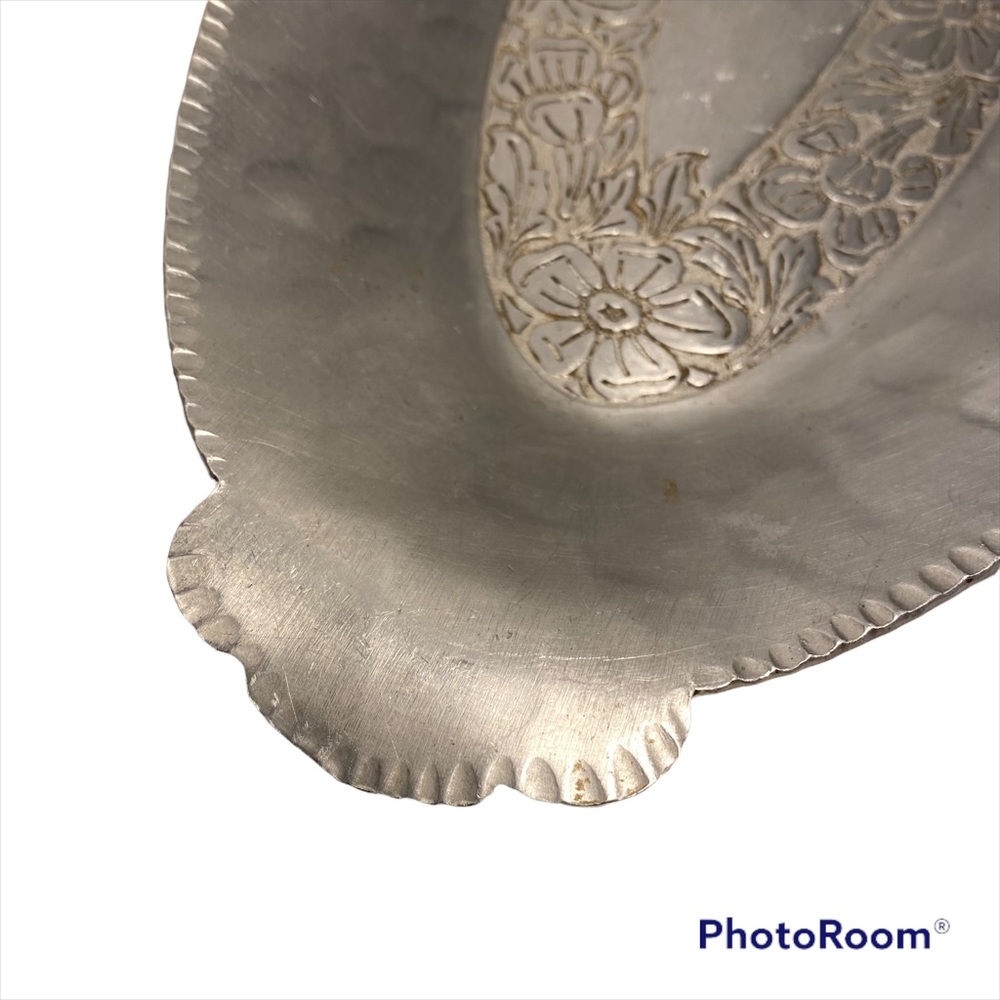 EMPC Italian Design Embossed Tray - Picture 3 of 4